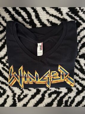 Woman’s  Winger V Neck Band Tee. Med. 80’s. Glam Rock. Hair Metal. Vintage.